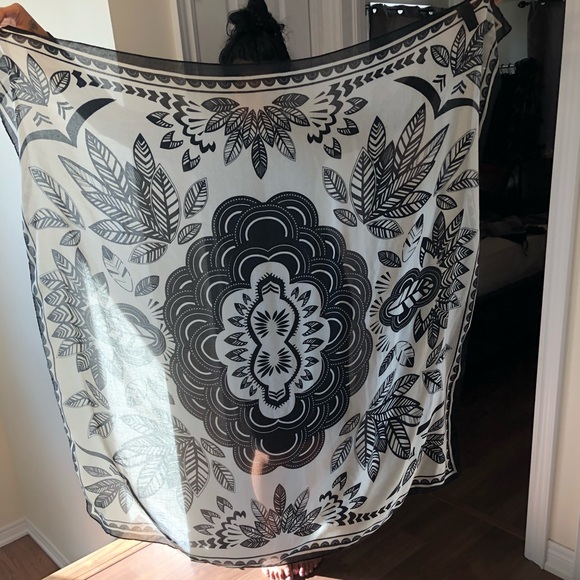 H&M scarf - Picture 4 of 5